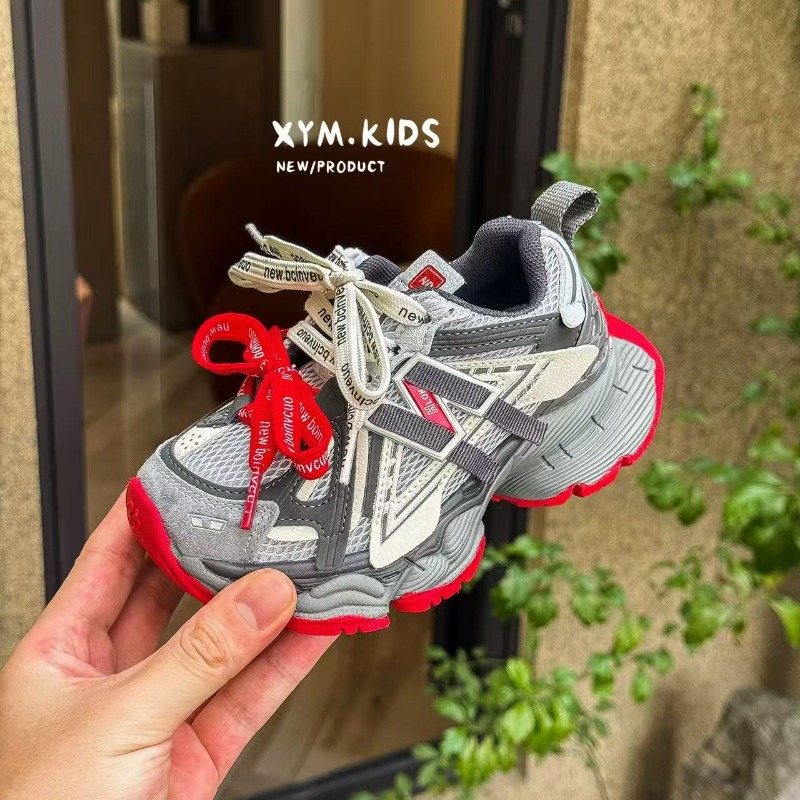 Kids Outdoor Wear - 新しいメッシュロートップカジュアルスポーツスニーカー、男の子、女の子、子供向け、日常の屋外ウォーキングウェア