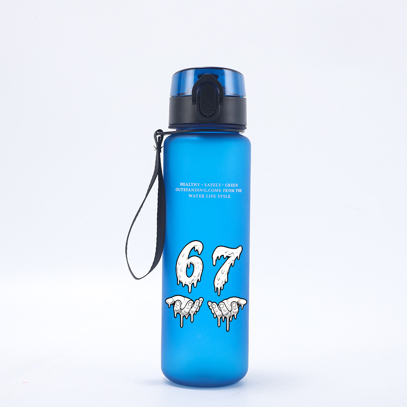 650ML シックスセブン 67 ストローウォーターボトル  - Kids Outdoor Movies のレビューと価格