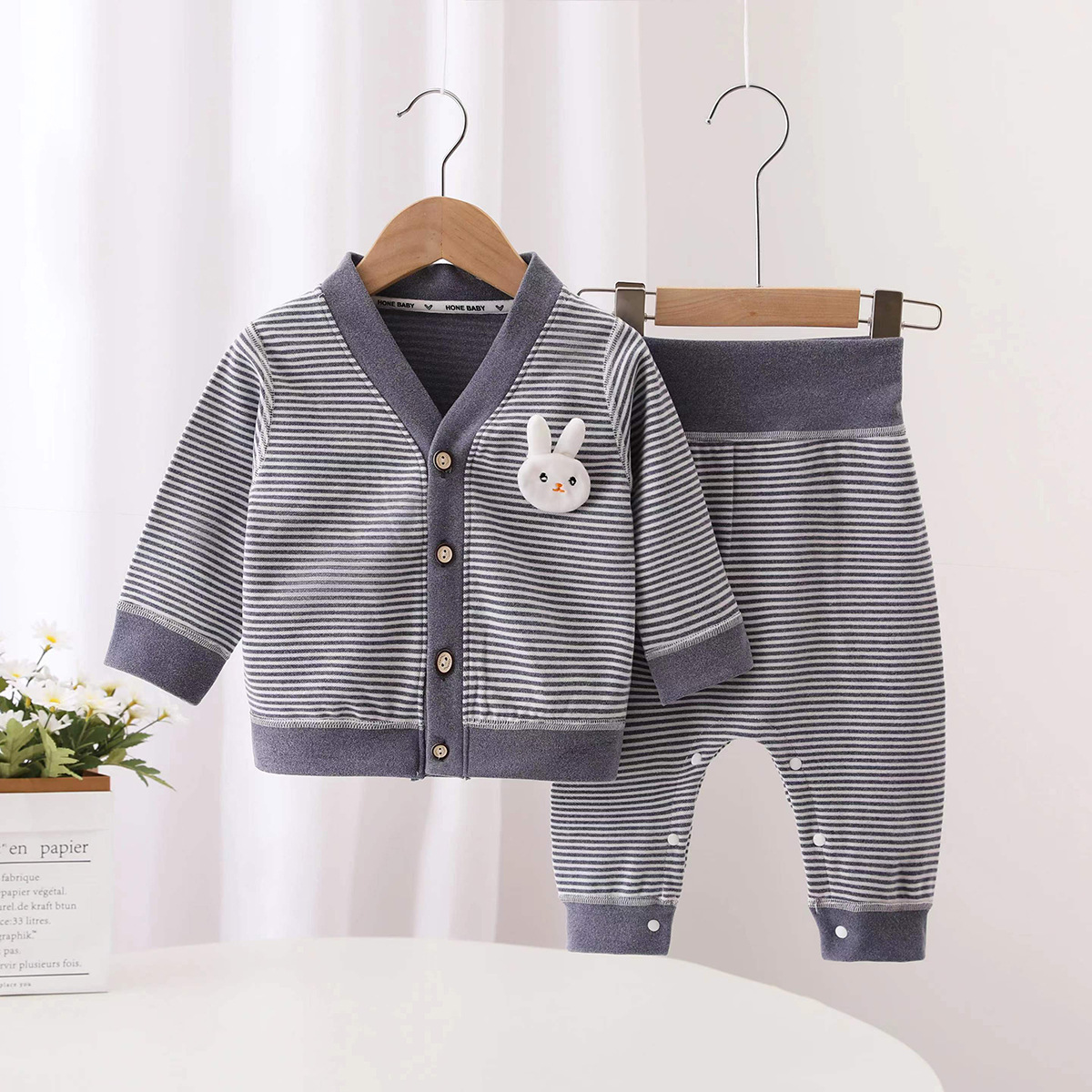 秋の新作ストライプ柄キッズ2点セット 可愛い漫画柄オープンフ - Kids Outdoor Wear のレビューと価格
